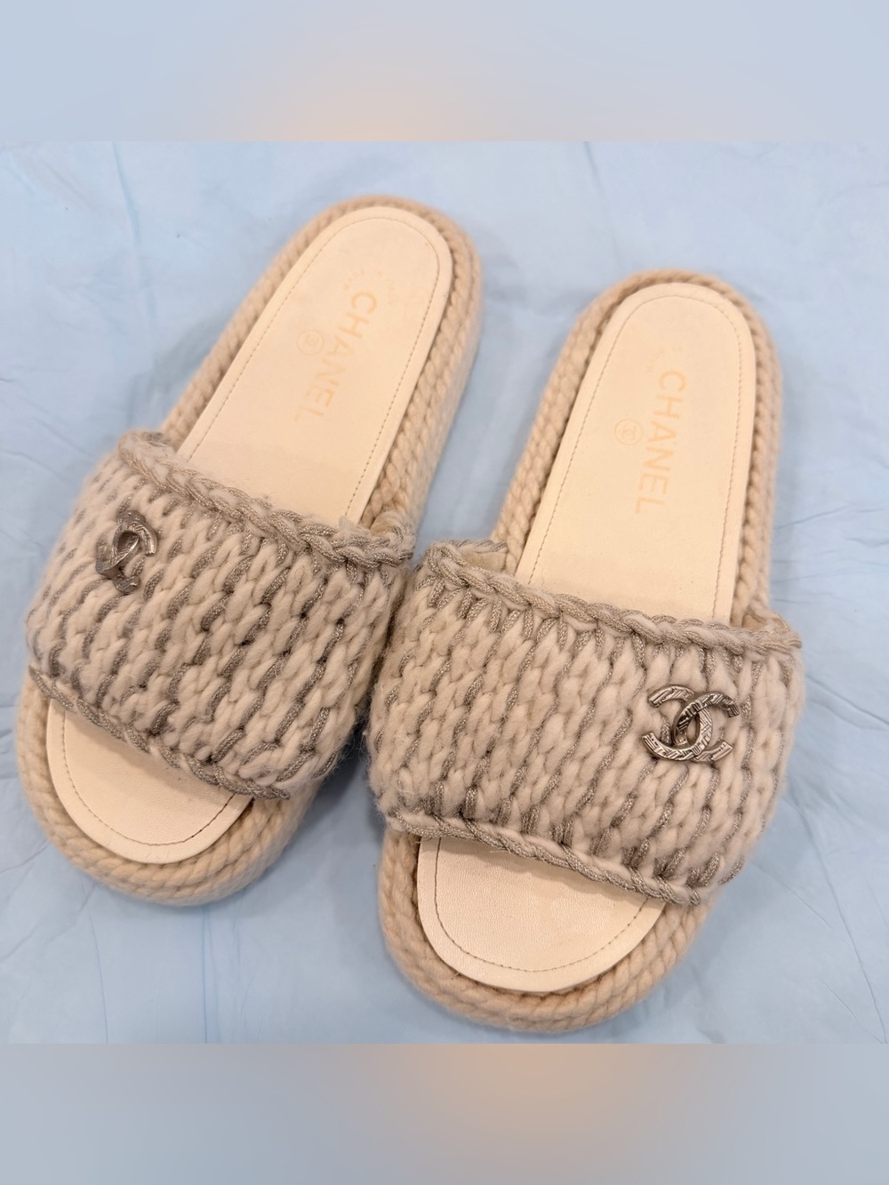 CHANEL Wool Knit Platform Slide Sandals Ivory Silver CC‎ Logo Size 37 Italy